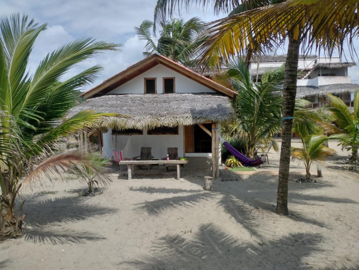 Beach Front Bungalows At The Coconut Canoa Buitenkant foto