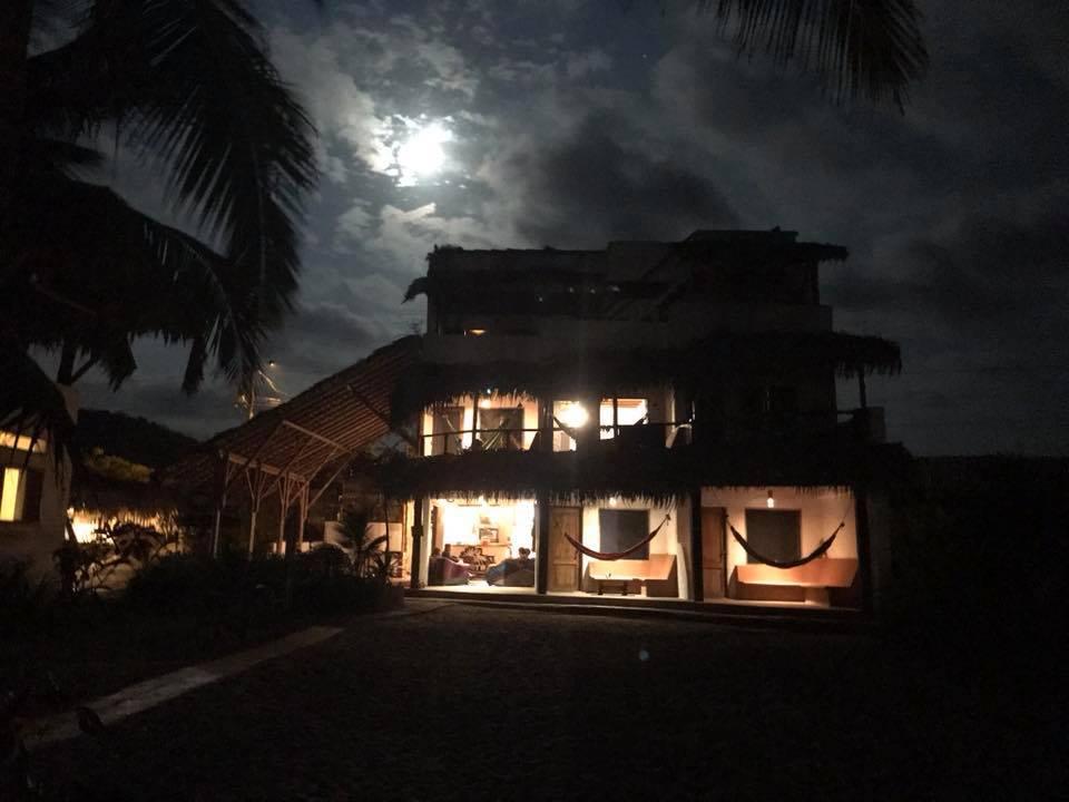 Beach Front Bungalows At The Coconut Canoa Buitenkant foto