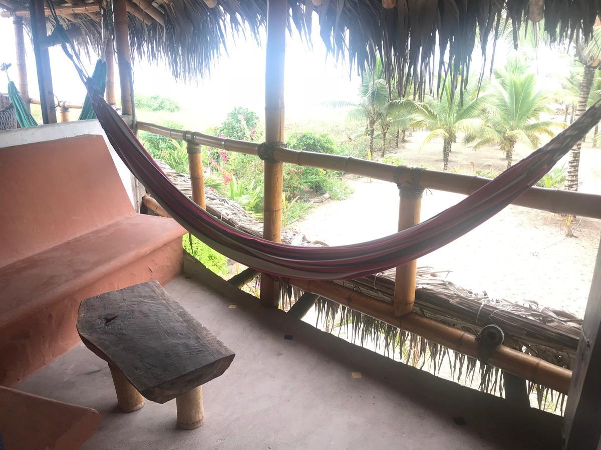 Beach Front Bungalows At The Coconut Canoa Buitenkant foto