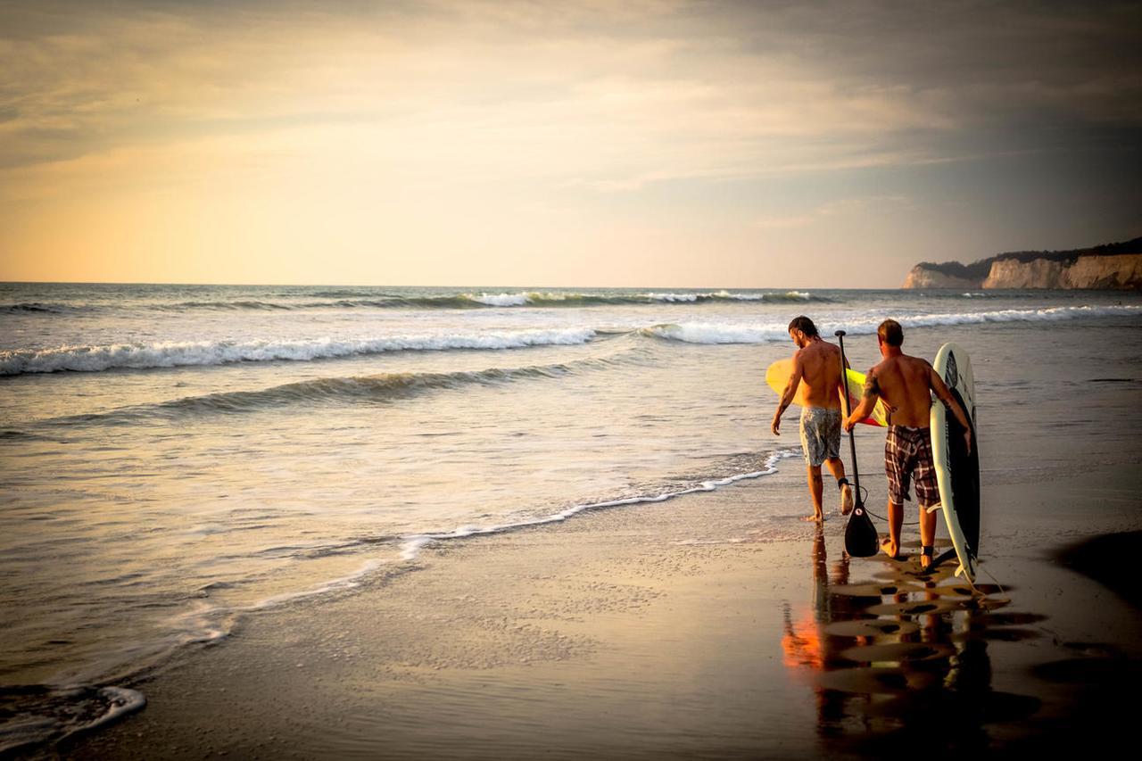 Beach Front Bungalows At The Coconut Canoa Buitenkant foto